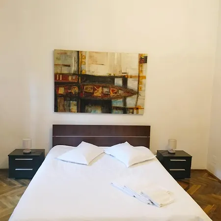 Casa Sforii Πανσιόν 3*