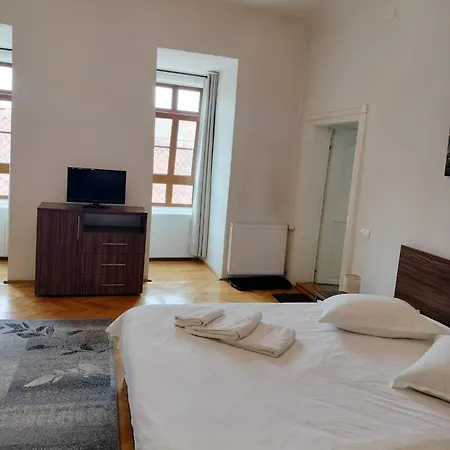 Casa Sforii 3*